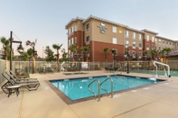 Swimming Pool Homewood Suites By Hilton San Bernardino