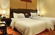 Bedroom 6 Guilin Park Hotel