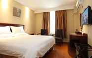 Bedroom 6 GreenTree Inn Zhenjiang Gaotie Wanda Square Express Hotel