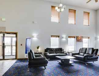 Lobby 2 Econo Lodge Inn & Suites