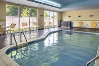 Swimming Pool Fairfield Inn & Suites Wilmington New Castle