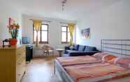 Kamar Tidur 3 Apartments Praha 6