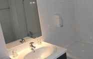 In-room Bathroom 4 Hotel Aerel Toulouse-Blagnac