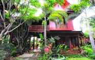 Luar Bangunan 7 Ruen Kanok Thai House