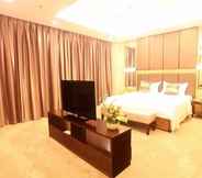 Bedroom 6 Phoenix Jinghua Hotel