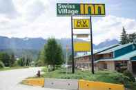 ภายนอกอาคาร Swiss Village Inn