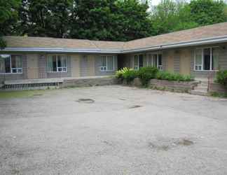 Exterior 2 Clarkson Village Motel