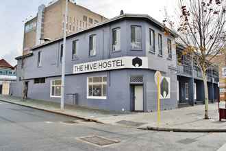 Exterior 4 The Hive Hostel