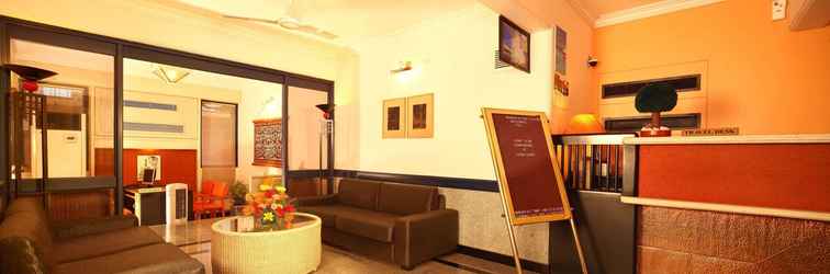 Lobi Riviera Suites