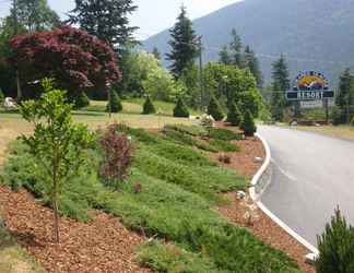 Exterior 2 Kokanee Glacier Resort