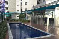 Kolam Renang Harbour Escape Apartments