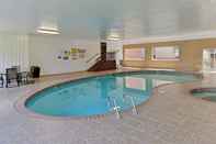 Swimming Pool Quality Inn Vernal near Dinosaur National Monument