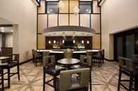 Bar, Cafe and Lounge DoubleTree by Hilton Charleston Mount Pleasant