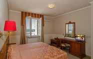 Bedroom 3 Hotel Coluccini