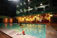 Swimming Pool Vansana Riverside Hotel