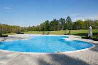 Swimming Pool Château de Beguin