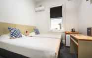 Kamar Tidur 3 Melton Hotel