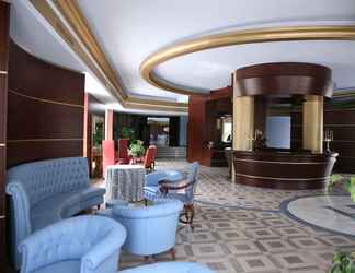 Lobby 2 Hotel Royal