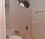 In-room Bathroom 4 Calangute Residency Annexe