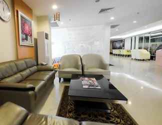 Lobi 2 Times Hotel