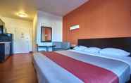 Bedroom 7 Motel 6 Wilkes Barre, PA - Arena