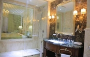 In-room Bathroom 7 Rixos Khadisha Shymkent