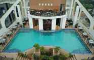 Swimming Pool 5 Senses Hotel