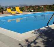 Swimming Pool 4 B&B Pelagos