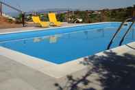 Swimming Pool B&B Pelagos