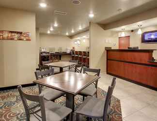 Lobi 2 Cobblestone Hotel & Suites - Salem