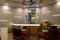 Bar, Kafe dan Lounge Nirwana Hometel Jaipur