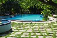 Swimming Pool Hoysala Village Resort