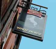Bangunan 2 The White Horse