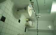 Toilet Kamar 6 Andong Hotel