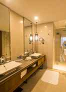 BATHROOM คราวน์พลาซ่า หวงซาน ไทปิงเลค - เครือโรงแรมไอเอชจี