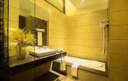 In-room Bathroom 6 Best Western Country Woods Ambala