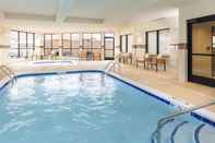 Swimming Pool Courtyard by Marriott Bismarck North