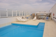 Hồ bơi Holiday Inn Express Cartagena Bocagrande, an IHG Hotel