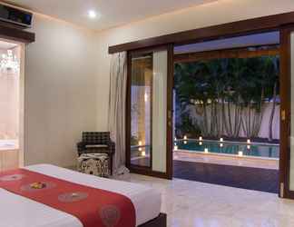 Bedroom 2 D&G Villa Seminyak