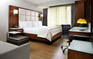 Kamar Tidur 3 Cambria Hotel New York - Chelsea