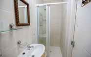 Toilet Kamar 6 Secret Garden Guesthouse