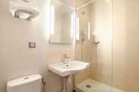 In-room Bathroom B&B Hotel Bretigny-Sur-Orge