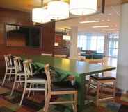 Restoran 5 Fairfield Inn & Suites Canton South