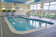 Swimming Pool Fairfield Inn & Suites Canton South