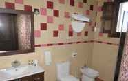 In-room Bathroom 2 Hotel Enoturismo Mainetes