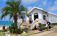 Exterior 2 Santos Express Train Lodge - Hostel