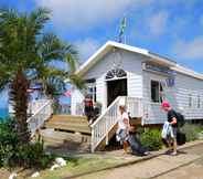 Exterior 2 Santos Express Train Lodge - Hostel