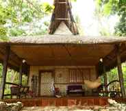 Bedroom 5 Flower Island Resort