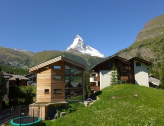 Others 2 Bergere Zermatt in Zermatt