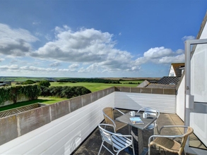 Others 4 Golfer View Mawgan Porth